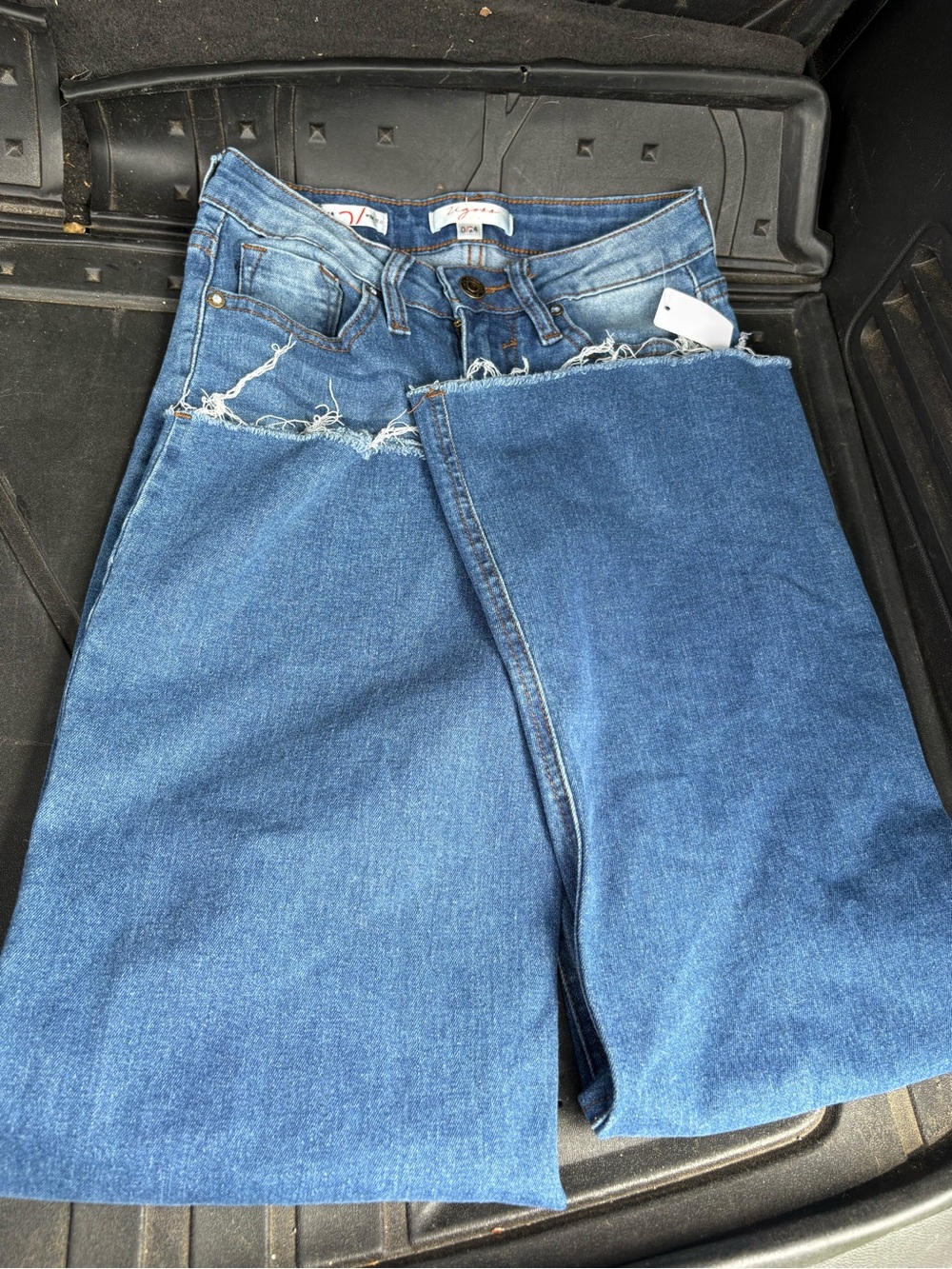Vigoss Women's Medium Blue High-Rise Wide-Leg Jeans with Raw Hem